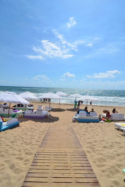 Sunday At Edde Sands
